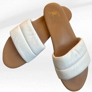 Beek White Leather Puffy Strap Slide Sandals Size 9 Flat Summer